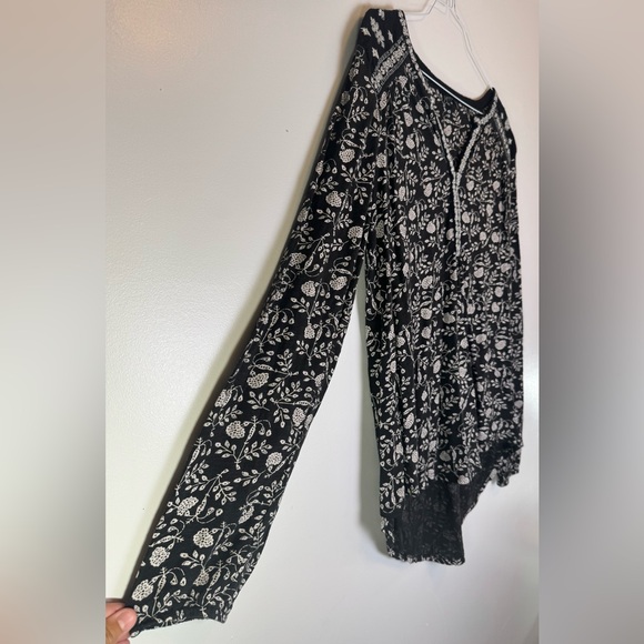 Lucky Brand Floral Black White Silver Accents Women's Long Sleeve Blouse Size XL - Picture 4 of 12